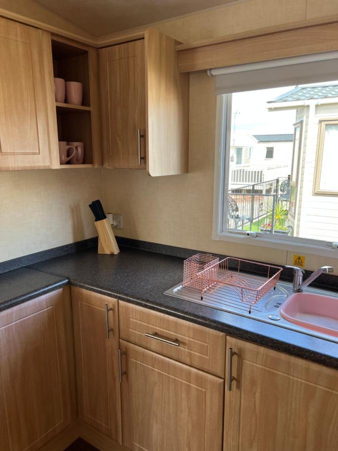 Chris'S Caravan Abergele Exterior photo