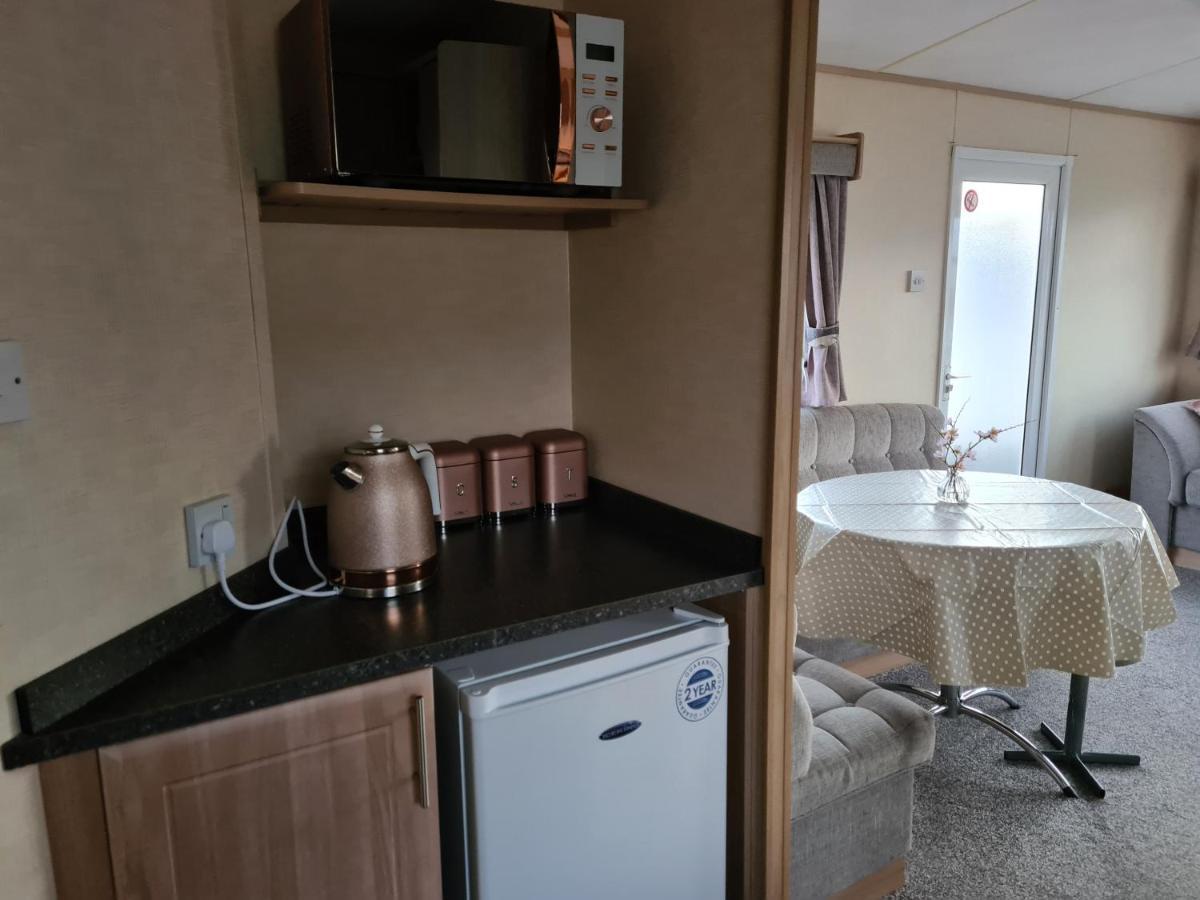 Chris'S Caravan Abergele Exterior photo