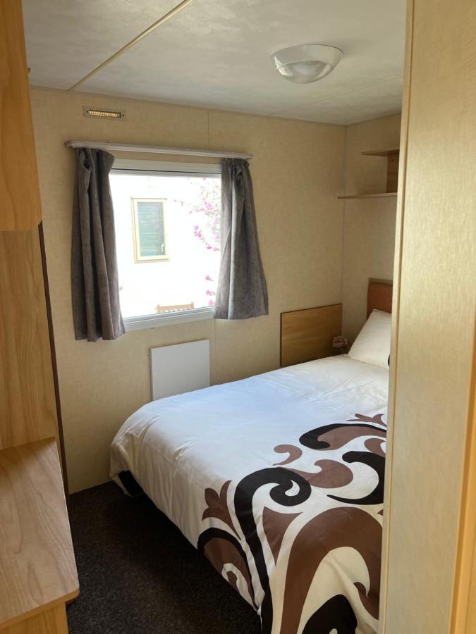 Chris'S Caravan Abergele Exterior photo